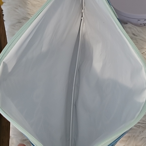 Swim pouch nwt - Picture 5 of 8